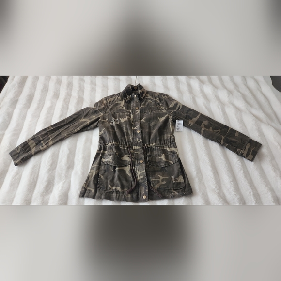 Charlotte Russe Distressed since waist camouflage jacket womans size med - Picture 7 of 11